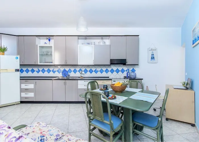 Agora לימנאס